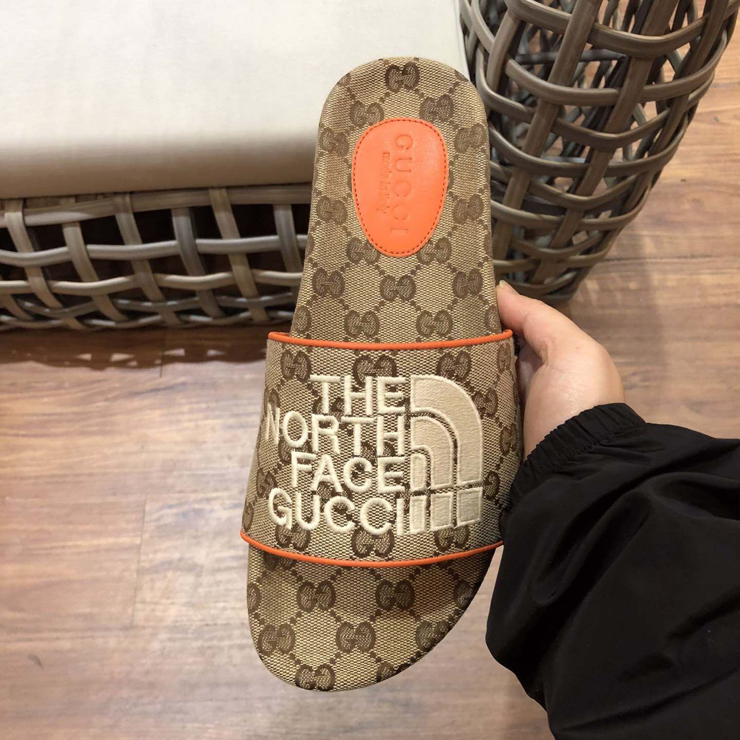 Gucci x The North Face Pantoletten - EUR FASHION