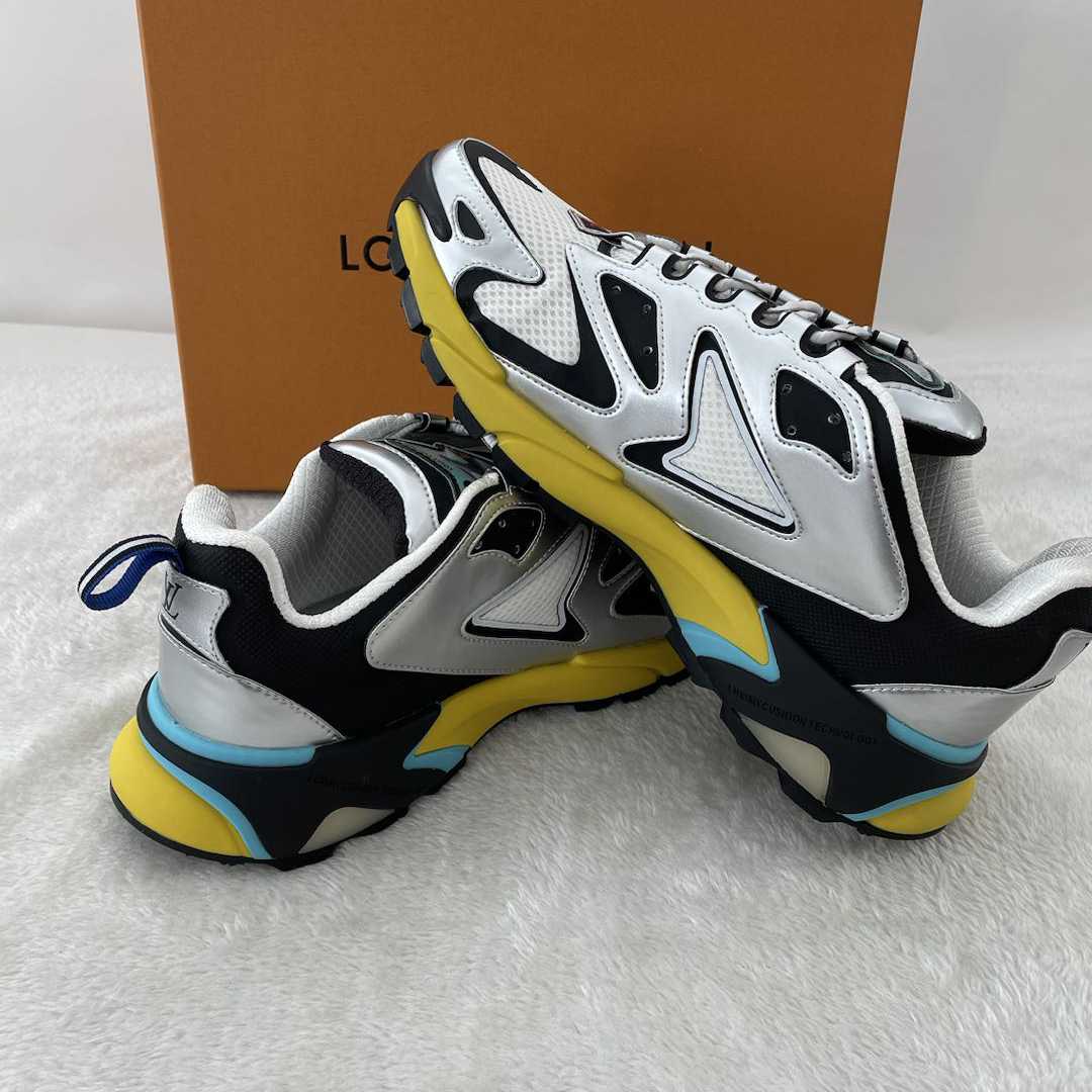 Louis Vuitton Runner Tatic Sneaker (in britischer Größe) - EUR FASHION
