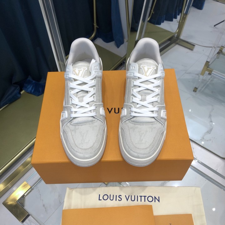 Louis Vuitton Trainer-Sneaker in Beige (nach britischer Größe) - EUR FASHION