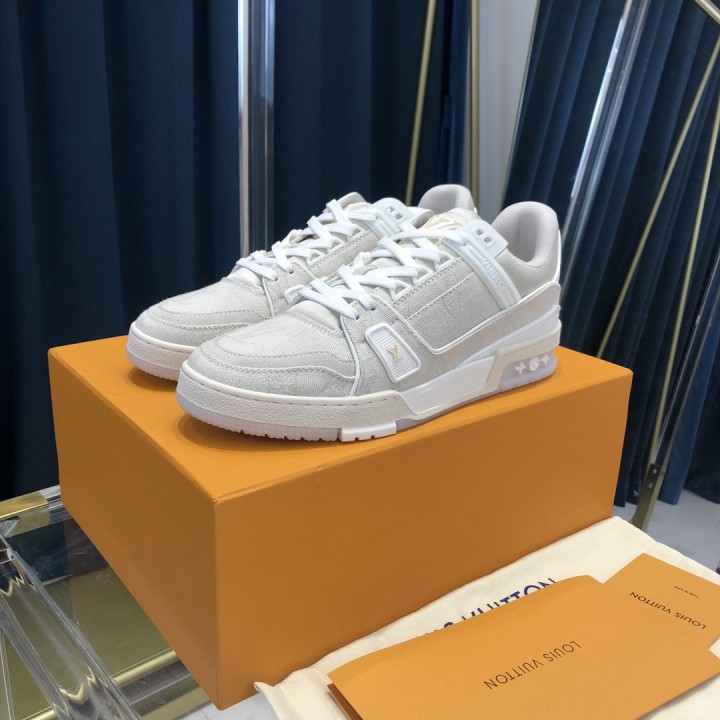 Louis Vuitton Trainer-Sneaker in Beige (nach britischer Größe) - EUR FASHION