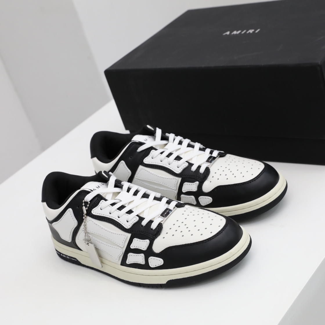 Amiri Skel-Top Low Sneaker Weiß/Schwarz - EUR FASHION