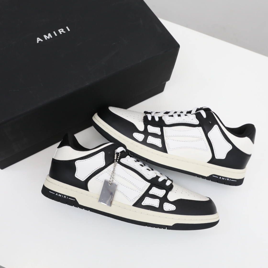 Amiri Skel-Top Low Sneaker Weiß/Schwarz - EUR FASHION