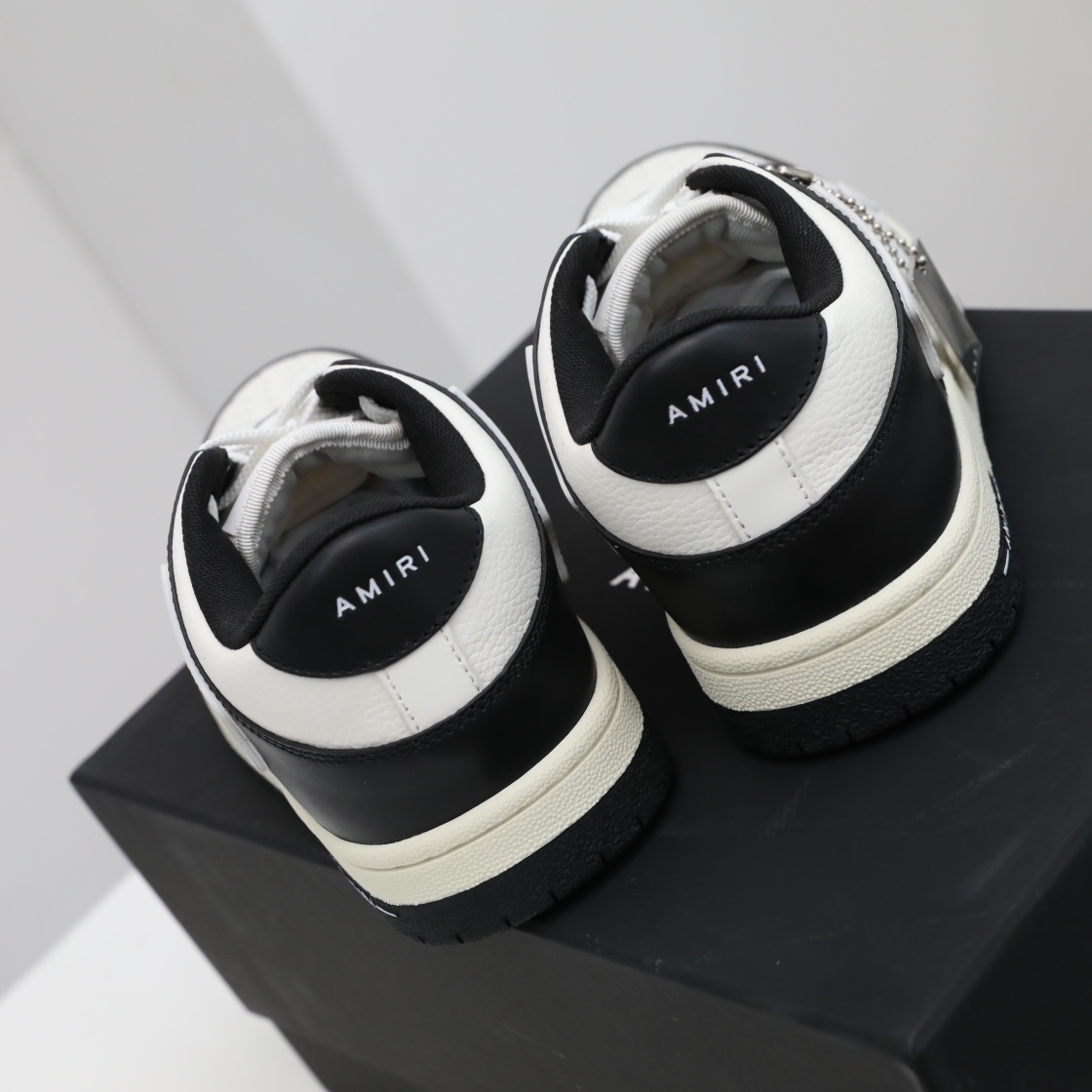 Amiri Skel-Top Low Sneaker Weiß/Schwarz - EUR FASHION