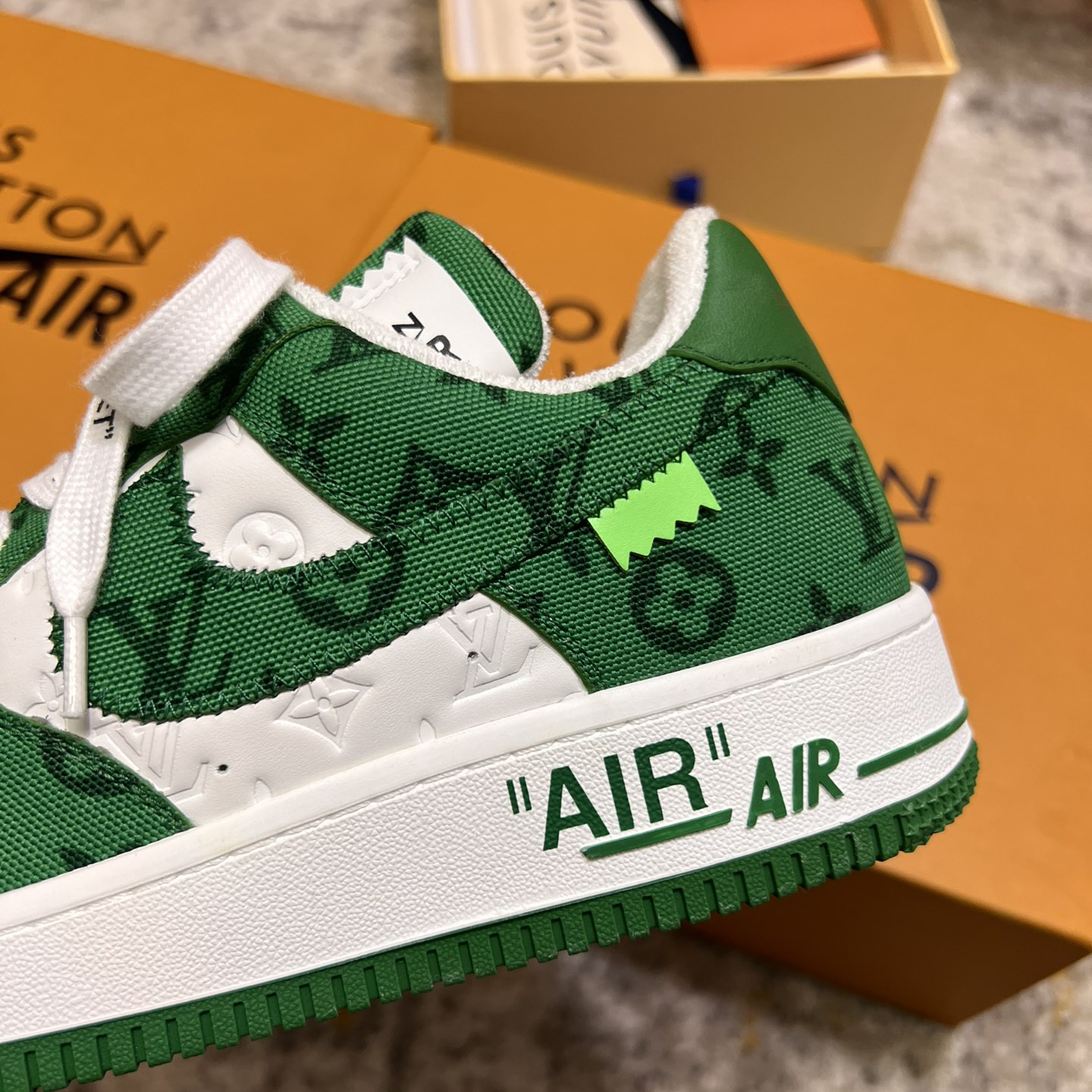 Louis Vuitton X Nike Air Force 1 Sneaker in Grün - EUR FASHION