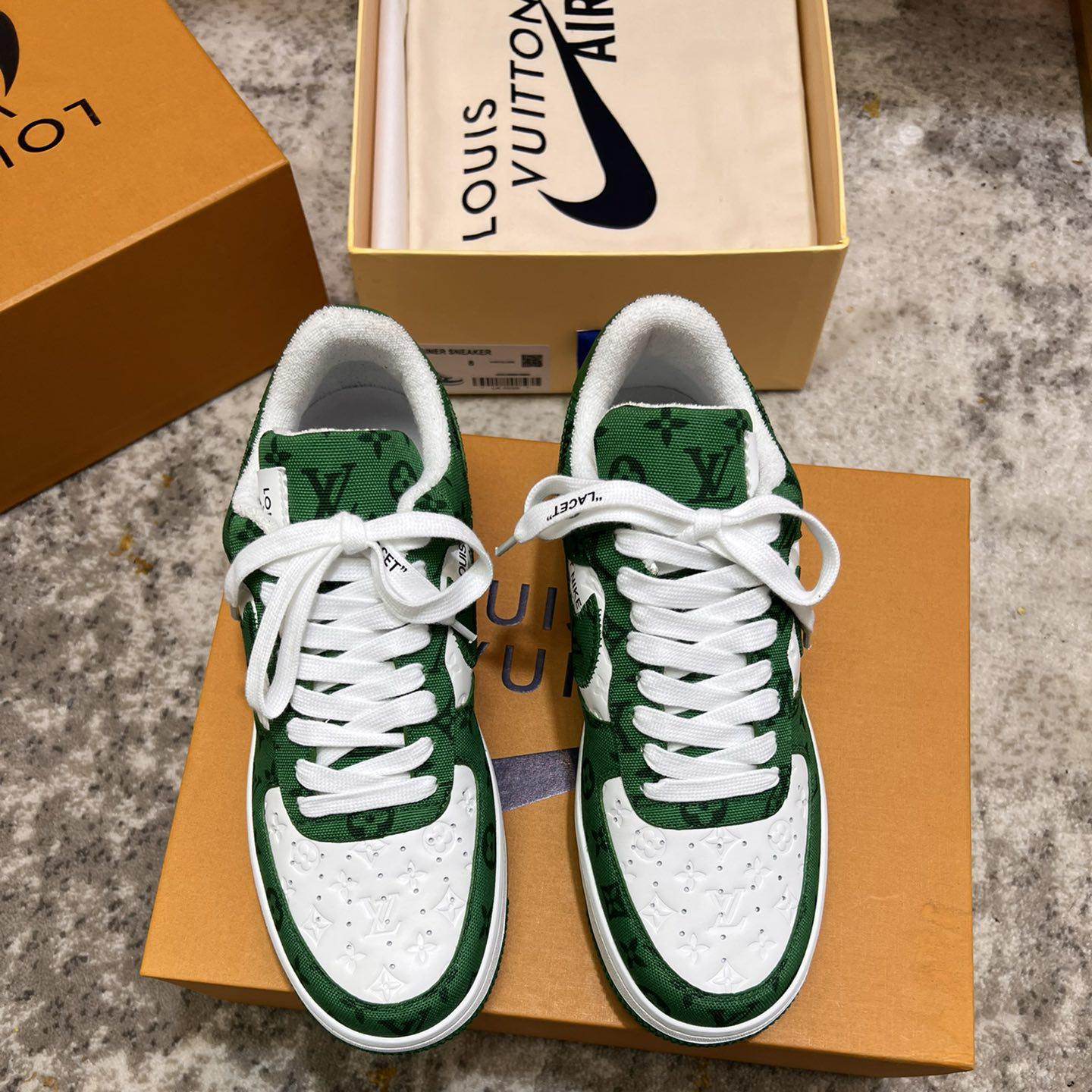 Louis Vuitton X Nike Air Force 1 Sneaker in Grün - EUR FASHION