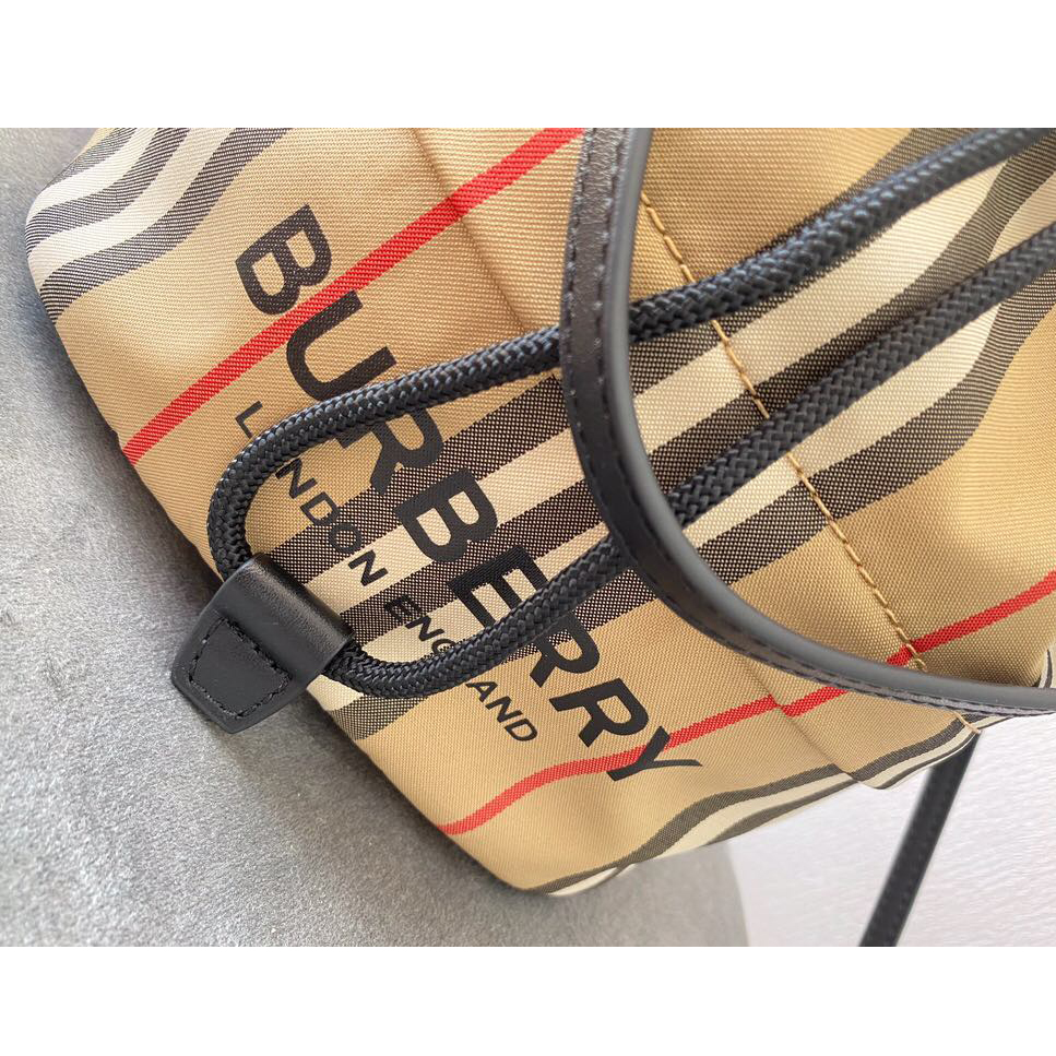 Burberry Umhängetasche (Größe 18*19,5*14cm) - EUR FASHION