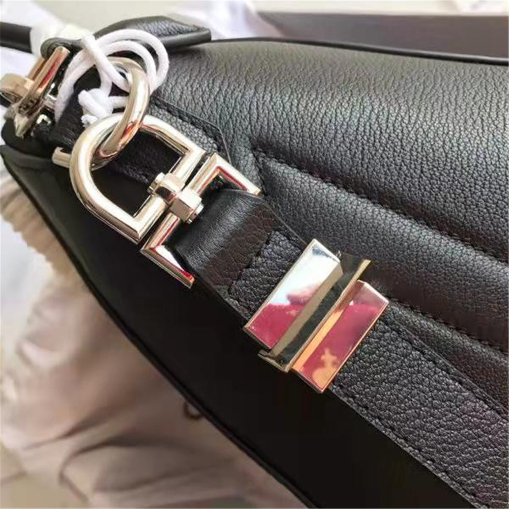 Schwarze Handtasche von Givenchy (28-34-25CM) - EUR FASHION