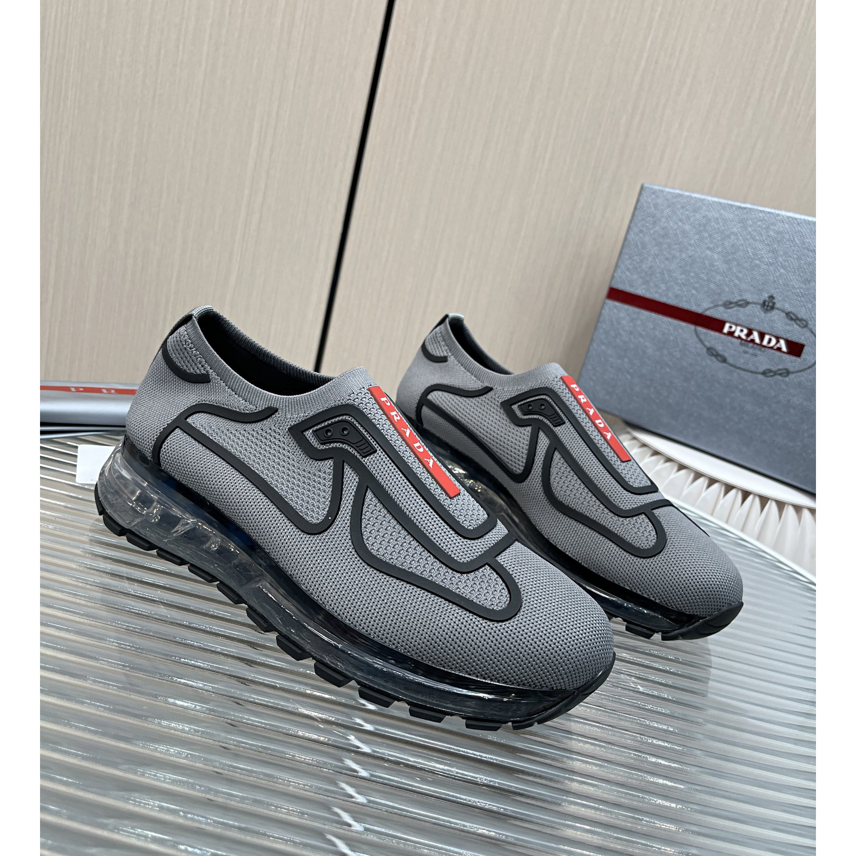 Prada-Logo-Sneaker in Grau - EUR FASHION