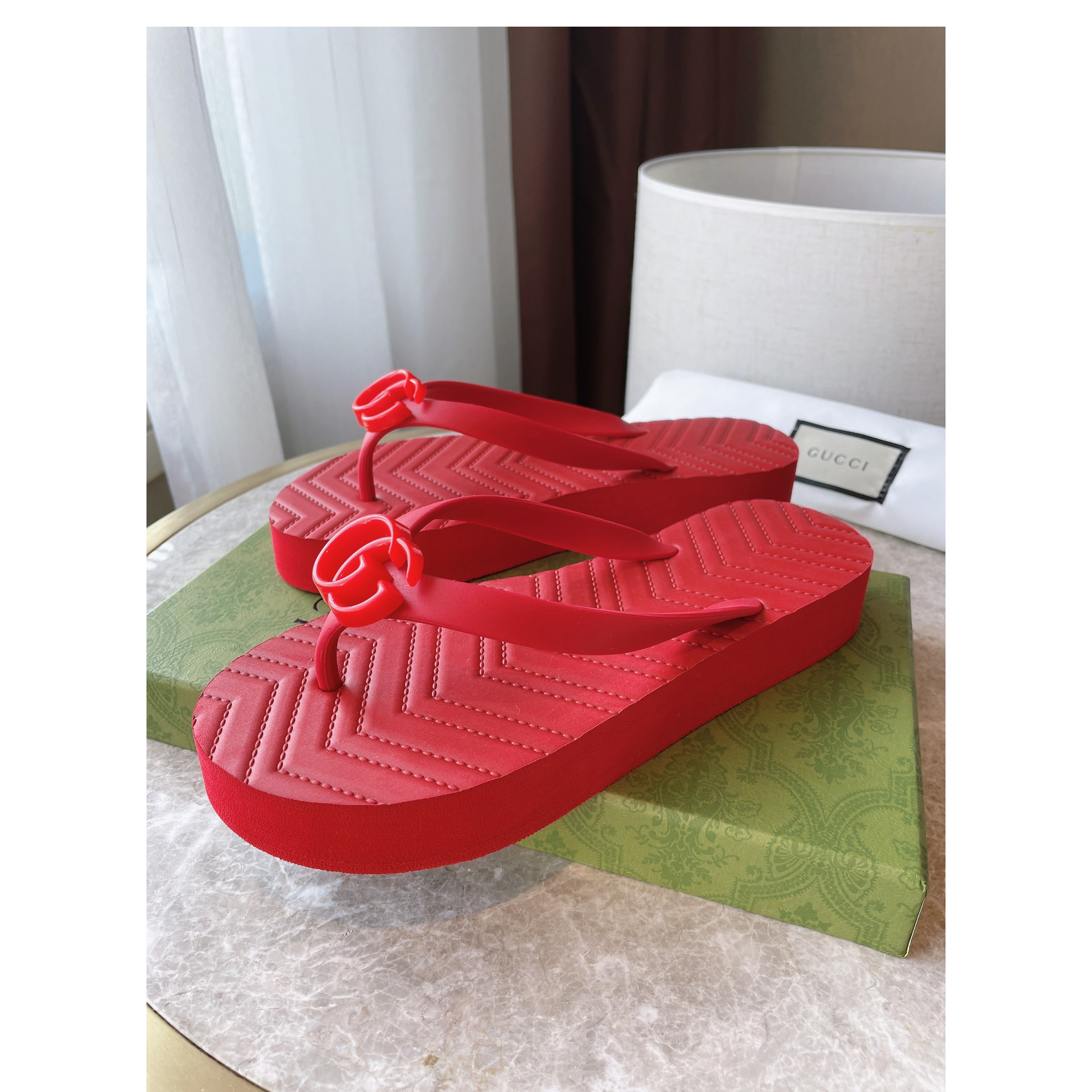 Gucci Tanga-Sandale mit Doppel-G - EUR FASHION