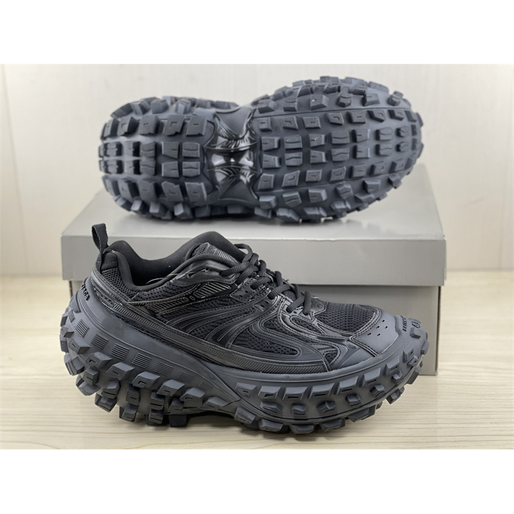 Balenciaga Herren Defender Sneaker in Schwarz - EUR FASHION