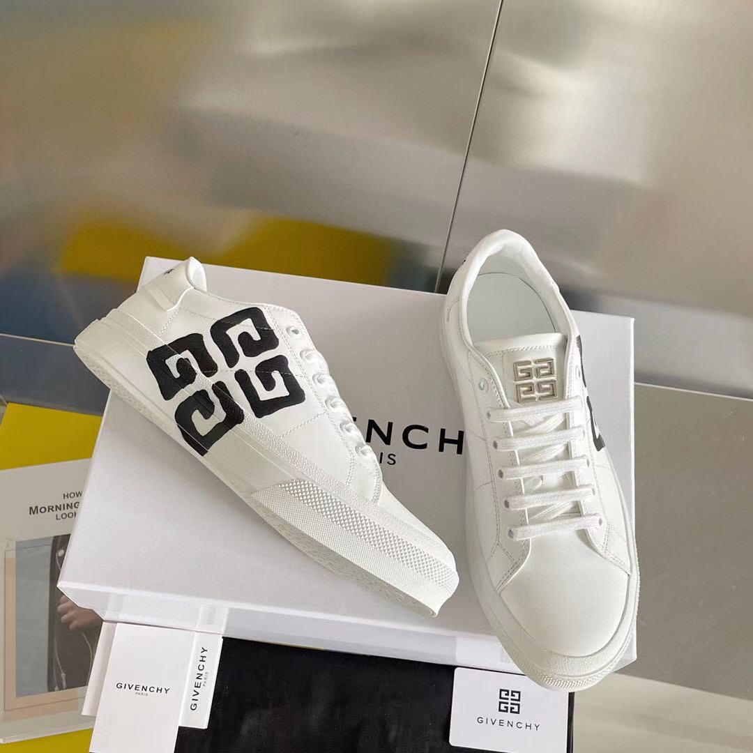 Niedrige Sneakers mit Logo-Print von Givenchy - EUR FASHION