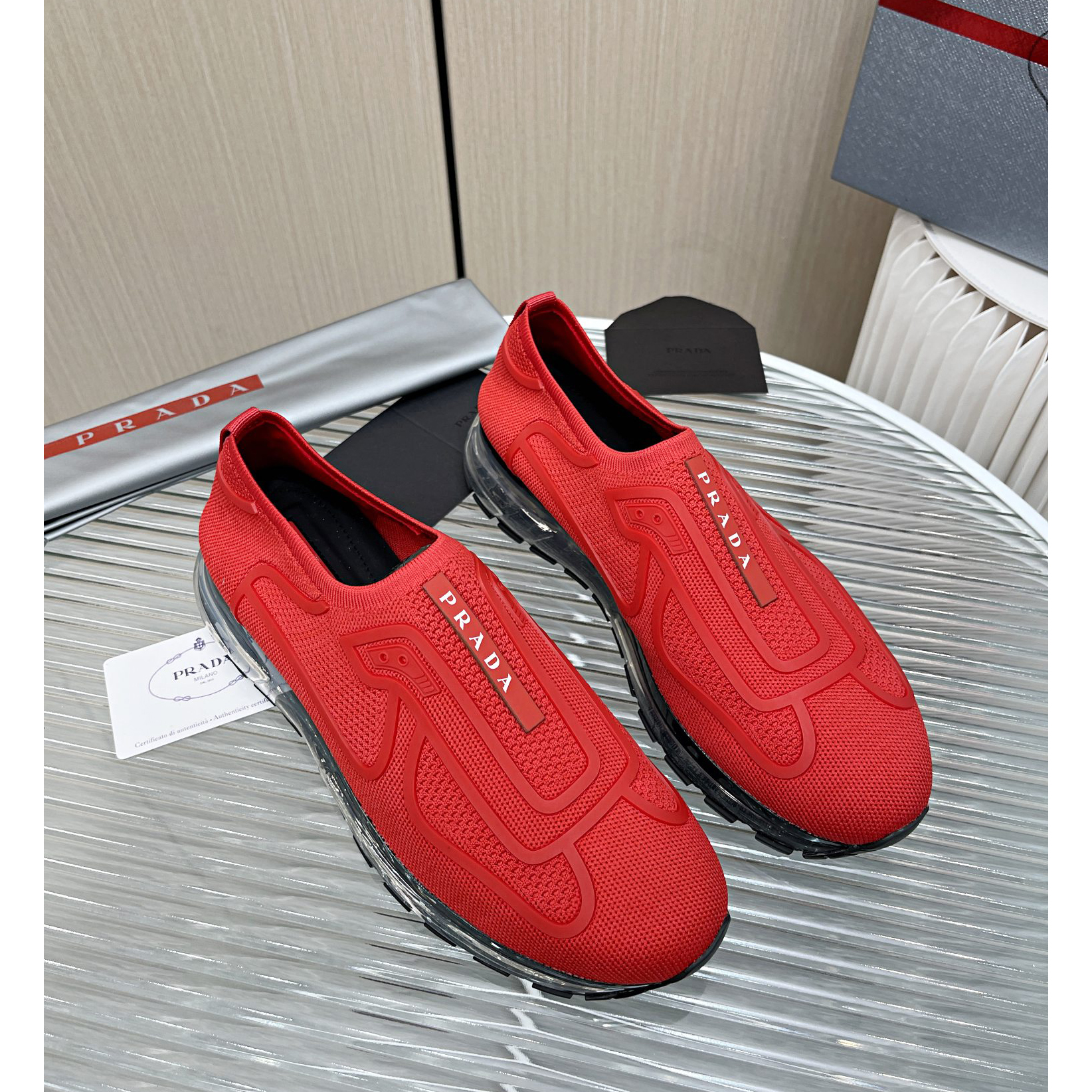 Prada-Logo-Sneaker in Rot - EUR FASHION