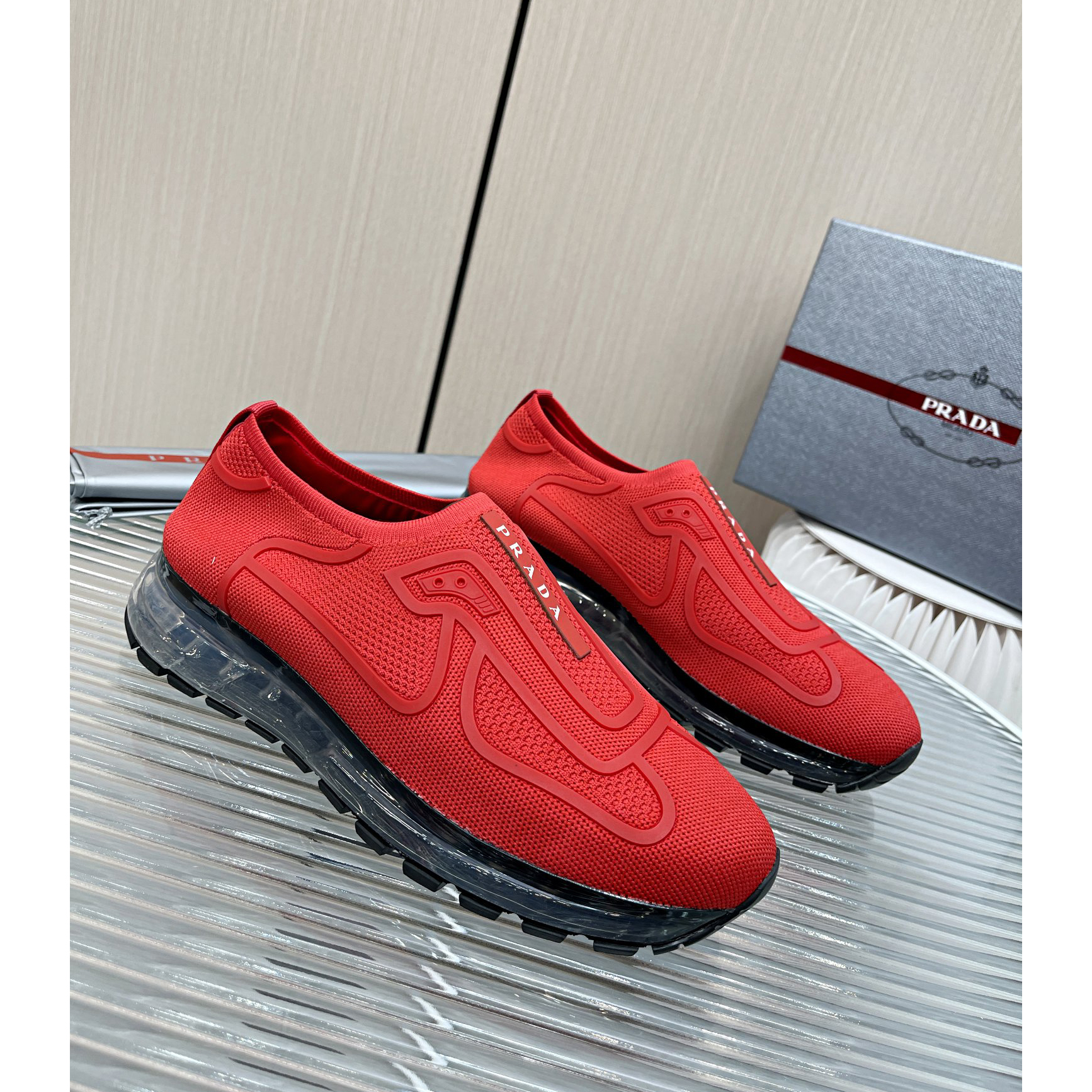 Prada-Logo-Sneaker in Rot - EUR FASHION