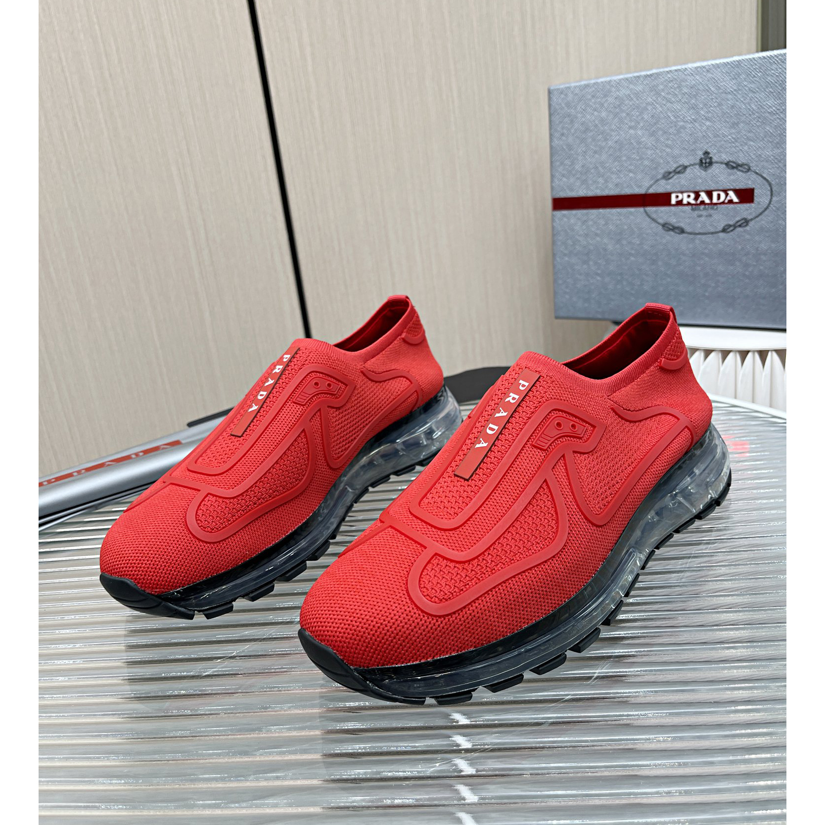 Prada-Logo-Sneaker in Rot - EUR FASHION