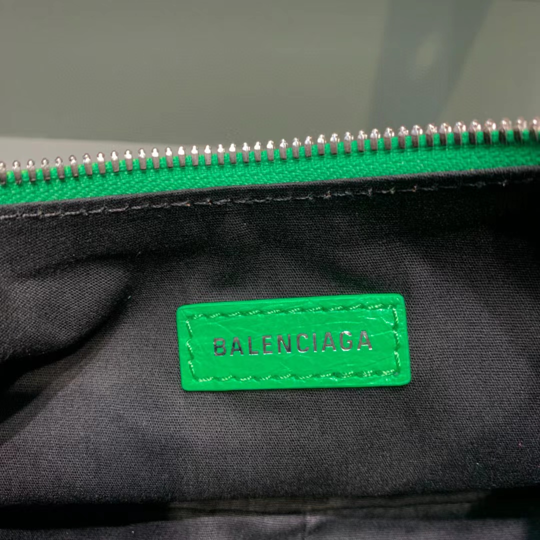 Balenciaga Le Cagole XS Umhängetasche in Grün (26-12-6 cm) - EUR FASHION