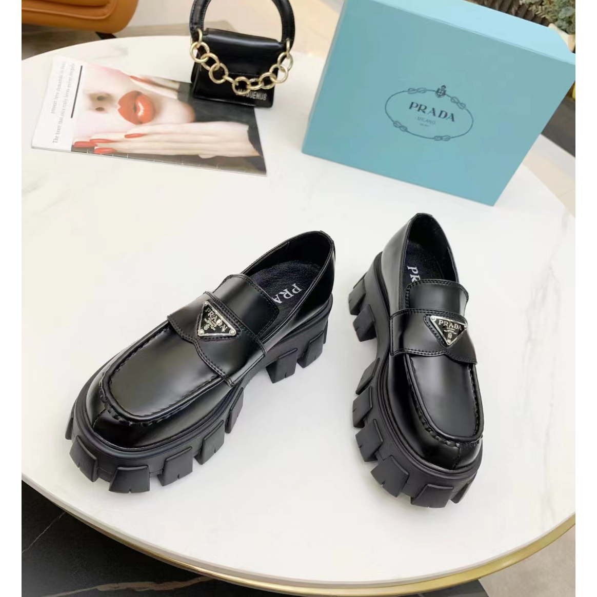 Prada-Logo-Schuhe - EUR FASHION