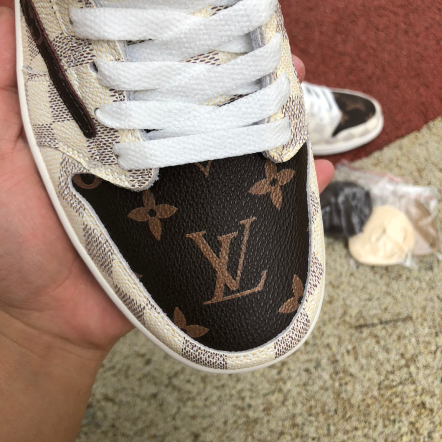 Louis Vuitton x Travis Scott x Nike Air Jordan 1 Low OG SP „Damier Azur/Braun/LV Monogram“ Sneaker DM7866-616 - EUR FASHION