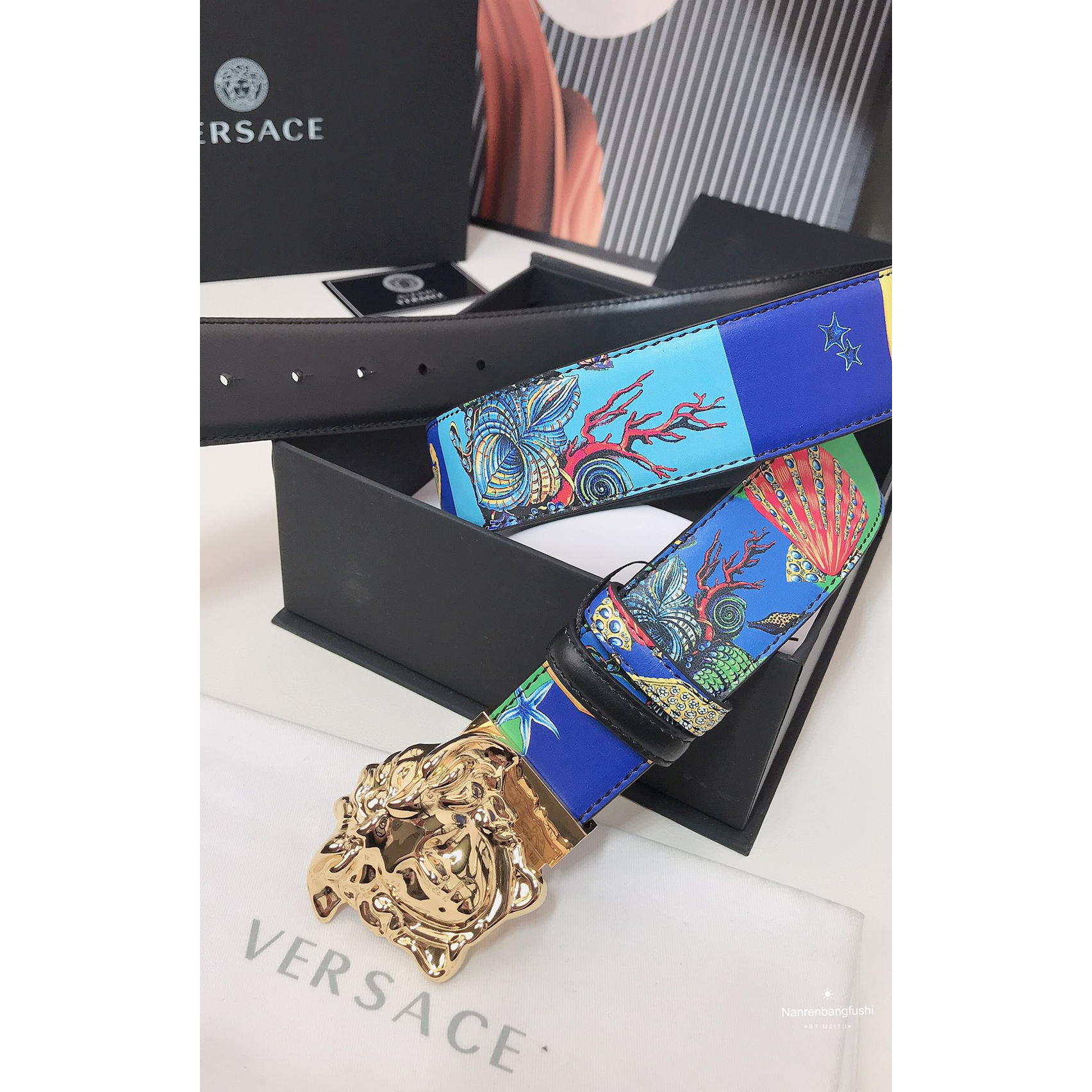 40-mm-Gürtel mit Versace-Marine-Organism-Print - EUR FASHION