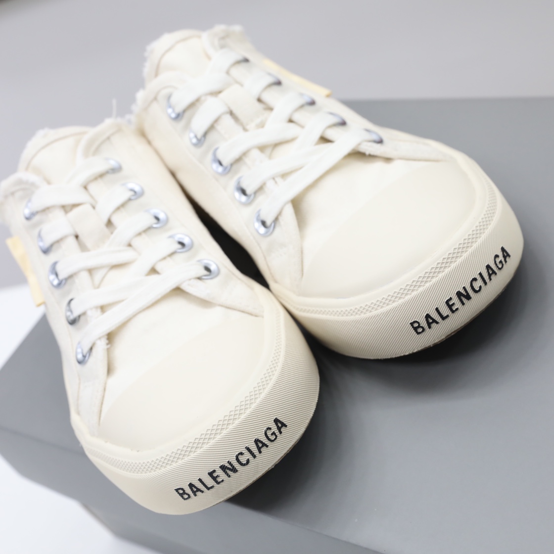 Balenciaga Herren Paris Sneaker Mule in Weiß - EUR FASHION
