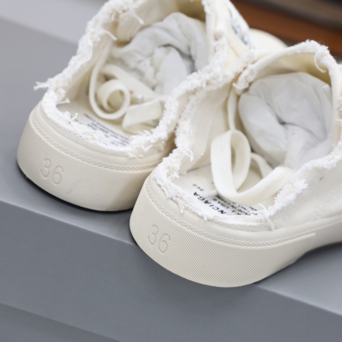 Balenciaga Herren Paris Sneaker Mule in Weiß - EUR FASHION