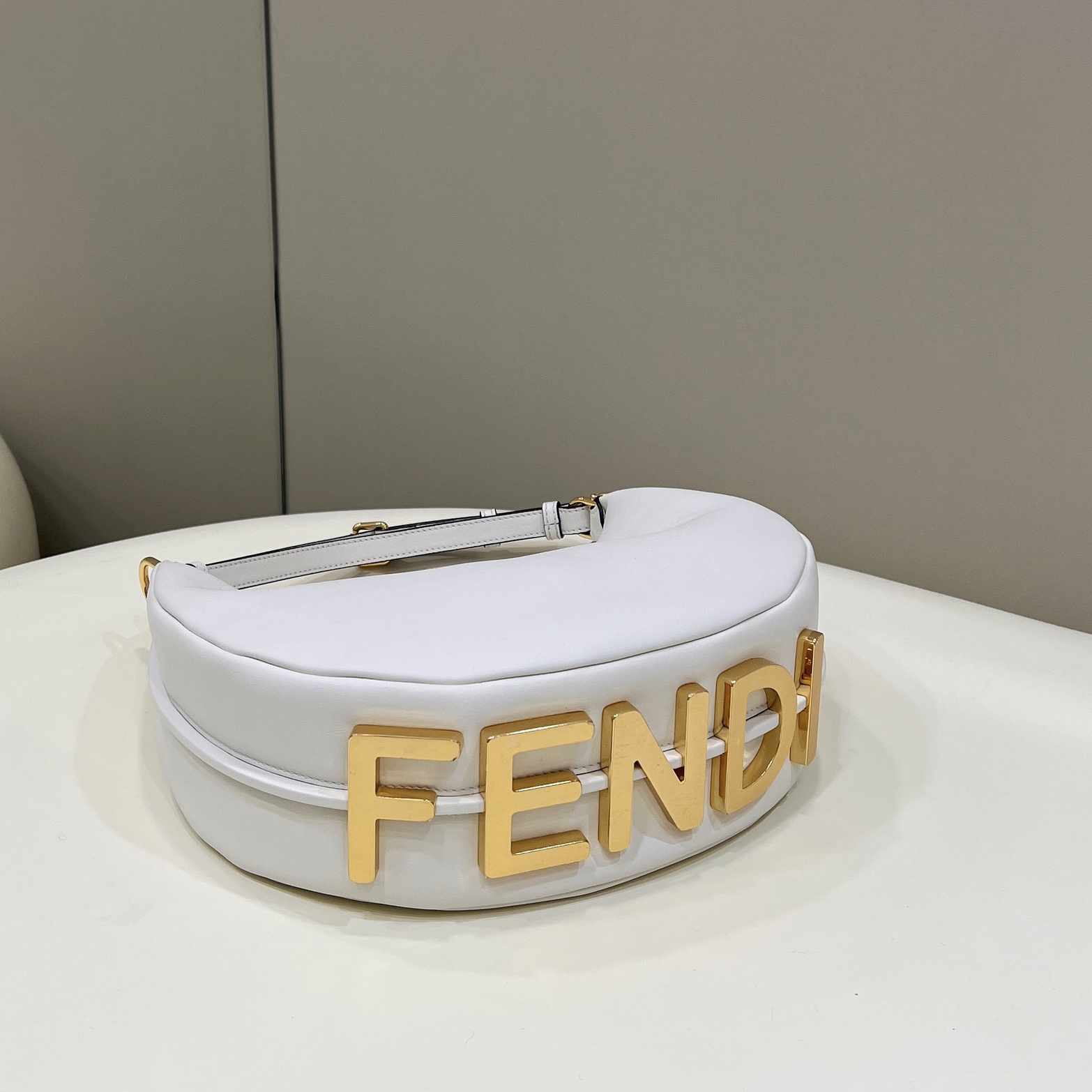 Fendi Graphy Ledertasche (29*24,5*10cm) - EUR FASHION
