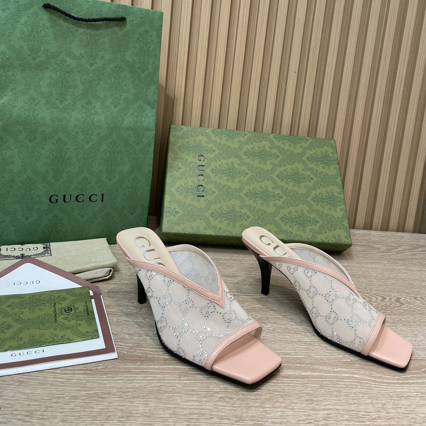 Gucci Damen-GG-Sandale mit einer Absatzhöhe von 7,5 cm - EUR FASHION