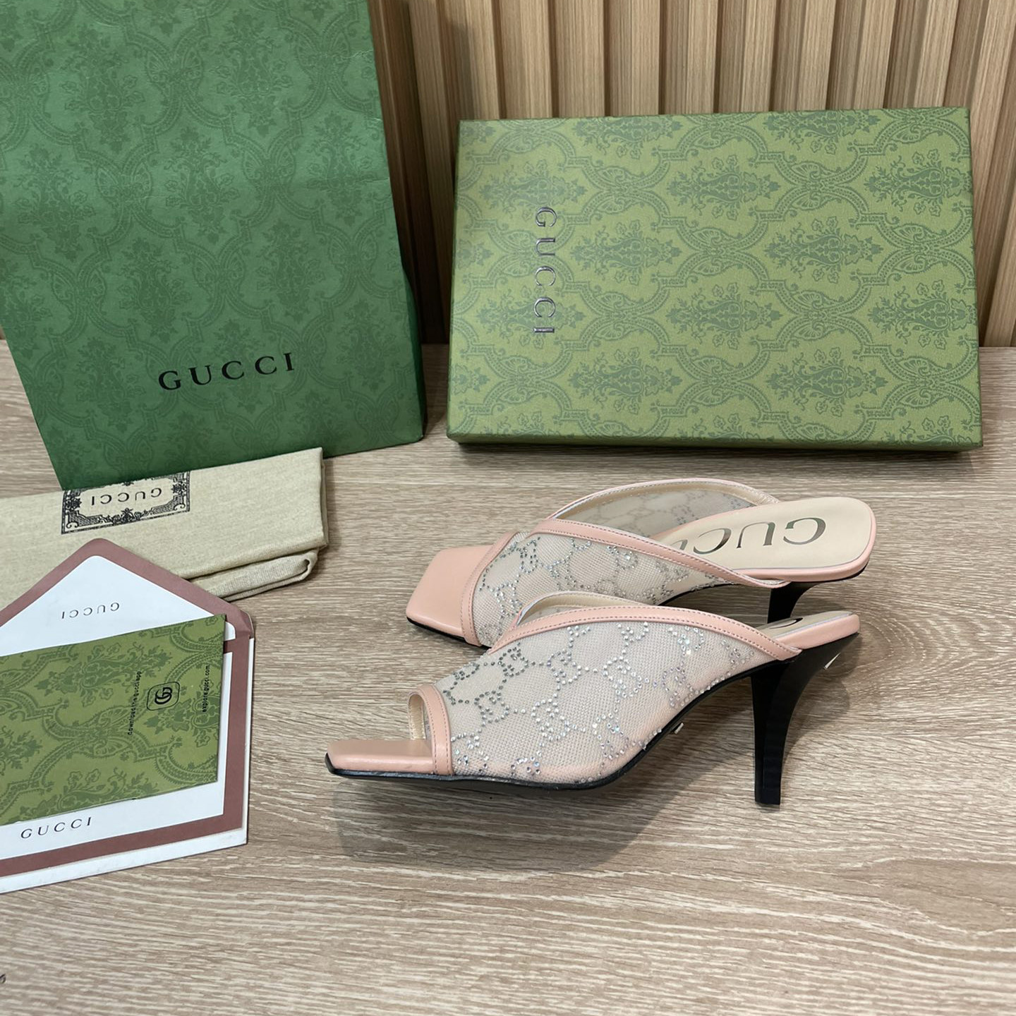 Gucci Damen-GG-Sandale mit einer Absatzhöhe von 7,5 cm - EUR FASHION