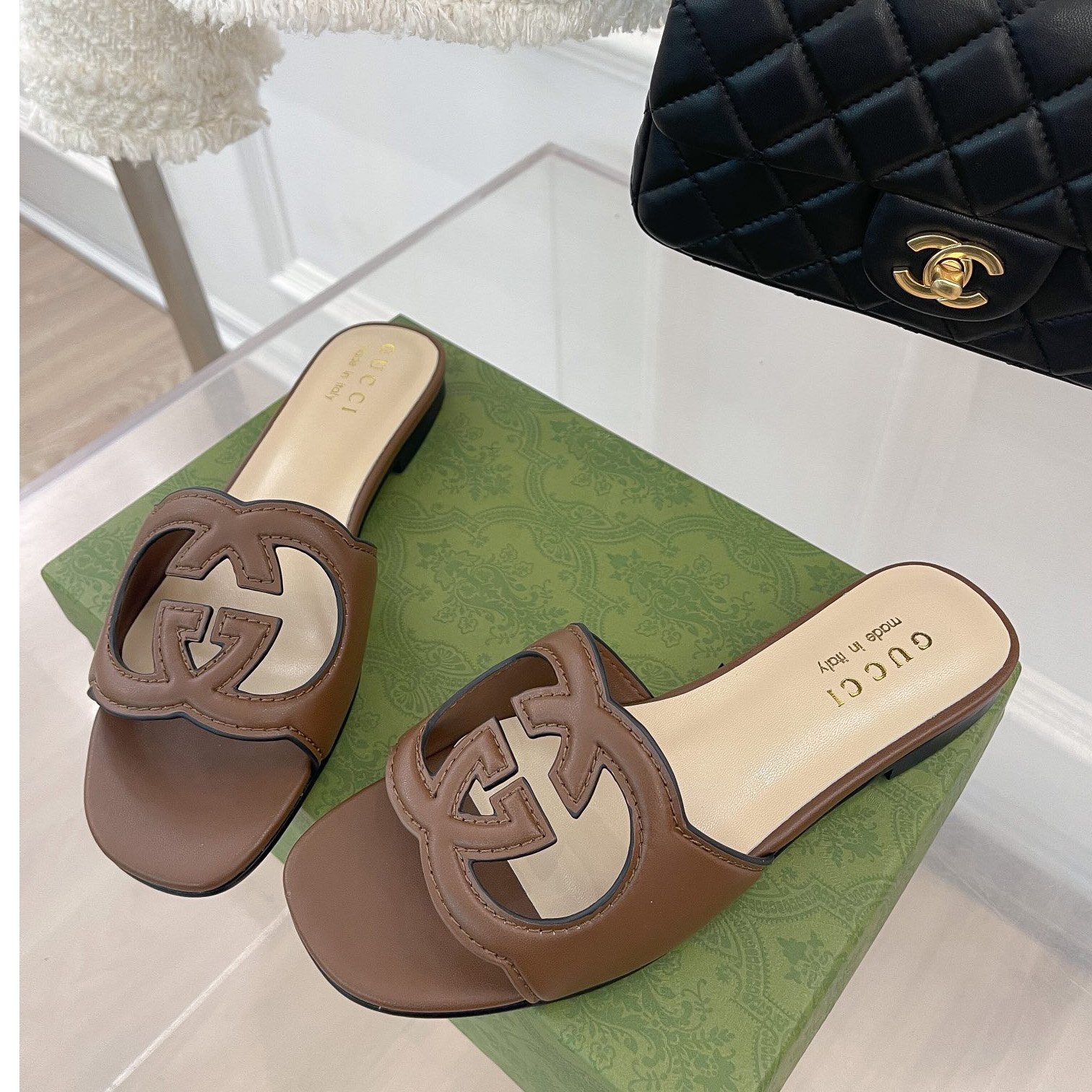 Gucci Damen-Slide-Sandale mit ineinandergreifendem G-Ausschnitt - EUR FASHION