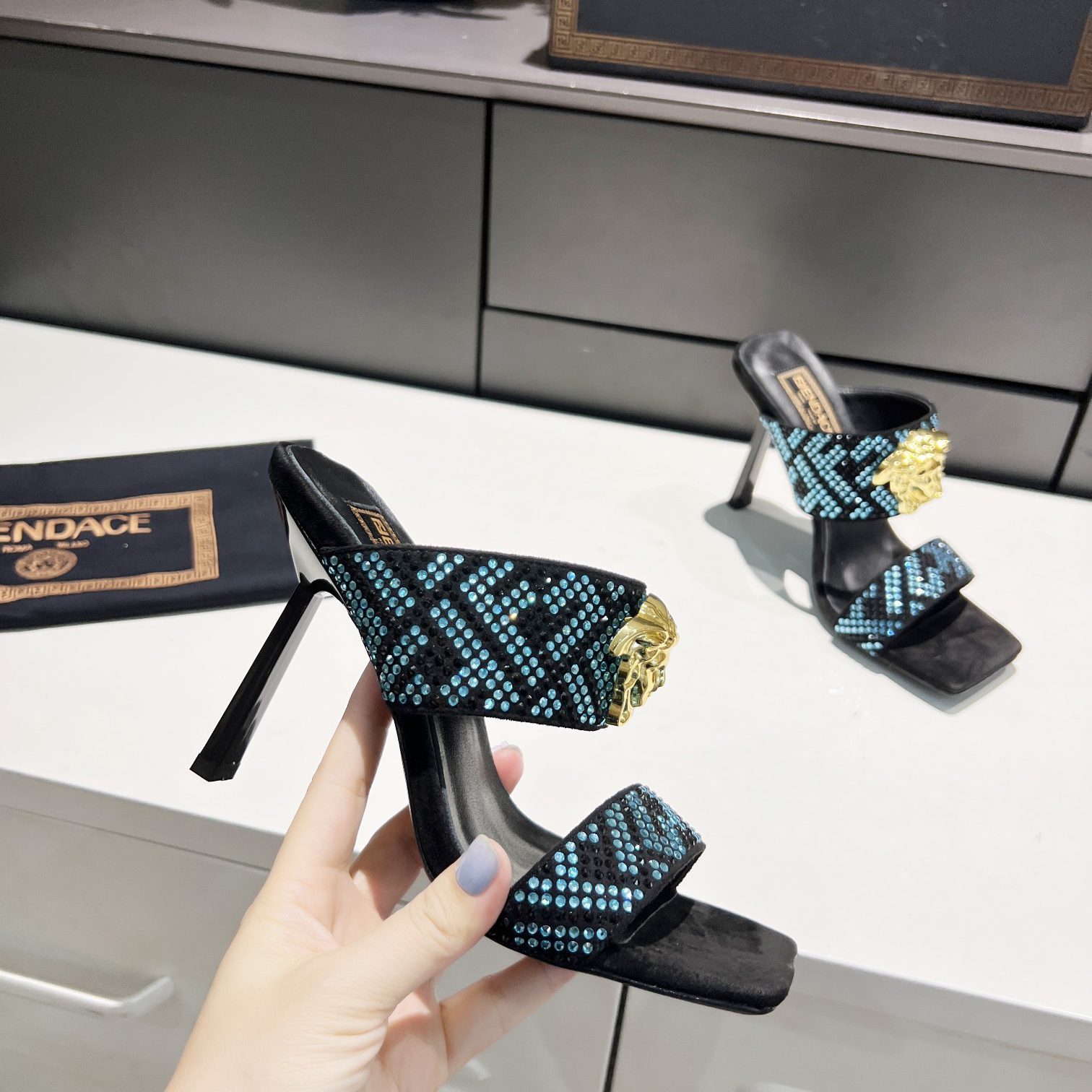 Versace Fendace FF Jacquard-Pantoletten - EUR FASHION