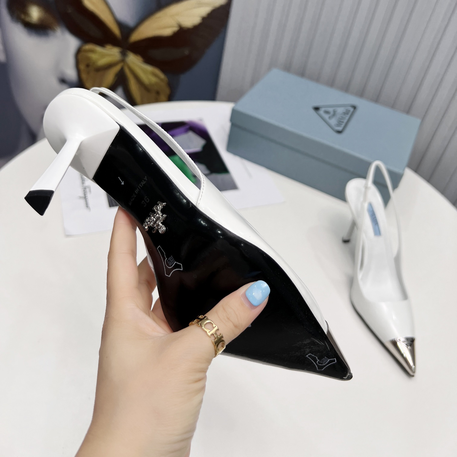 Prada Slingback-Pumps aus gebürstetem Leder - EUR FASHION