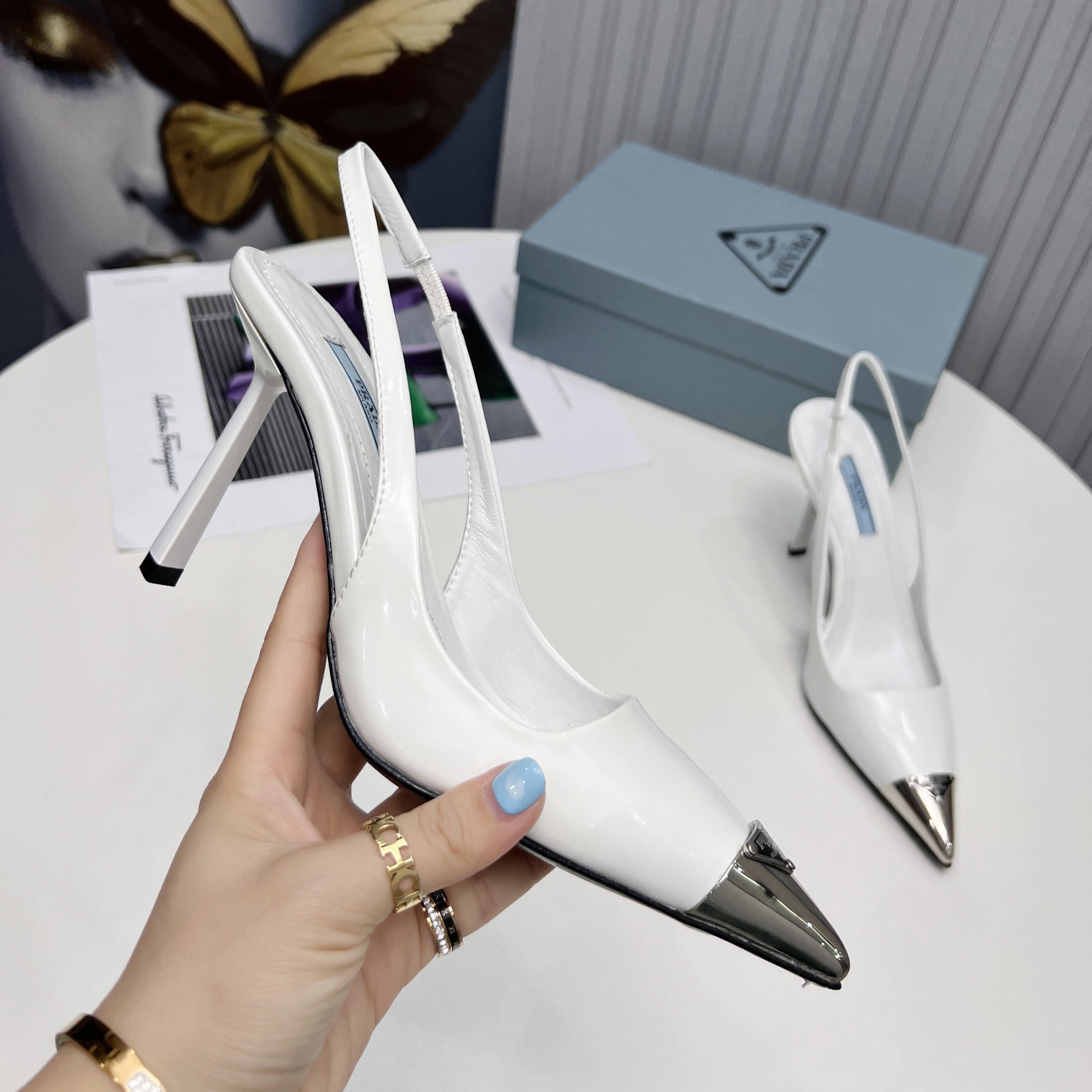 Prada Slingback-Pumps aus gebürstetem Leder - EUR FASHION