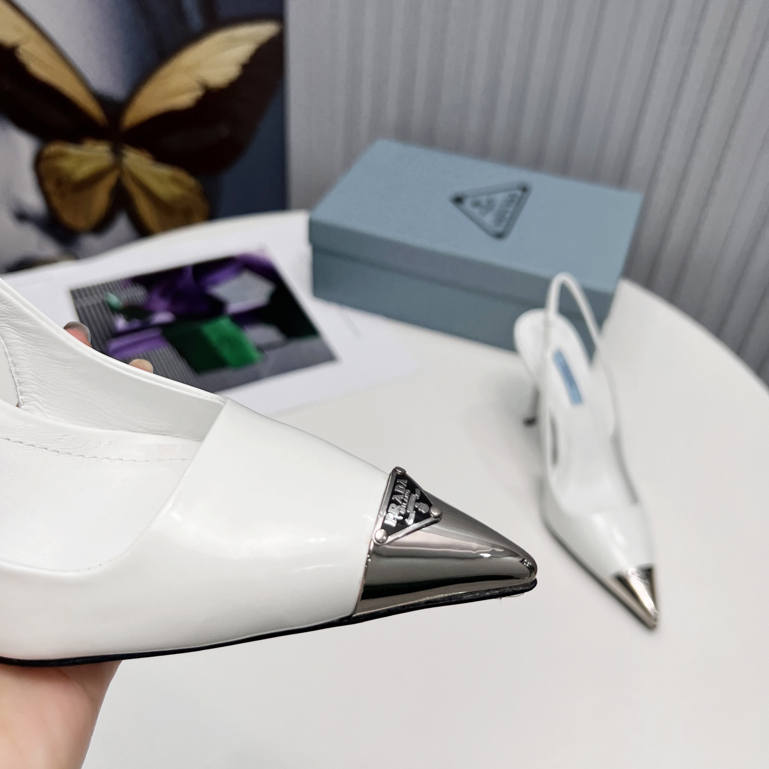 Prada Slingback-Pumps aus gebürstetem Leder - EUR FASHION