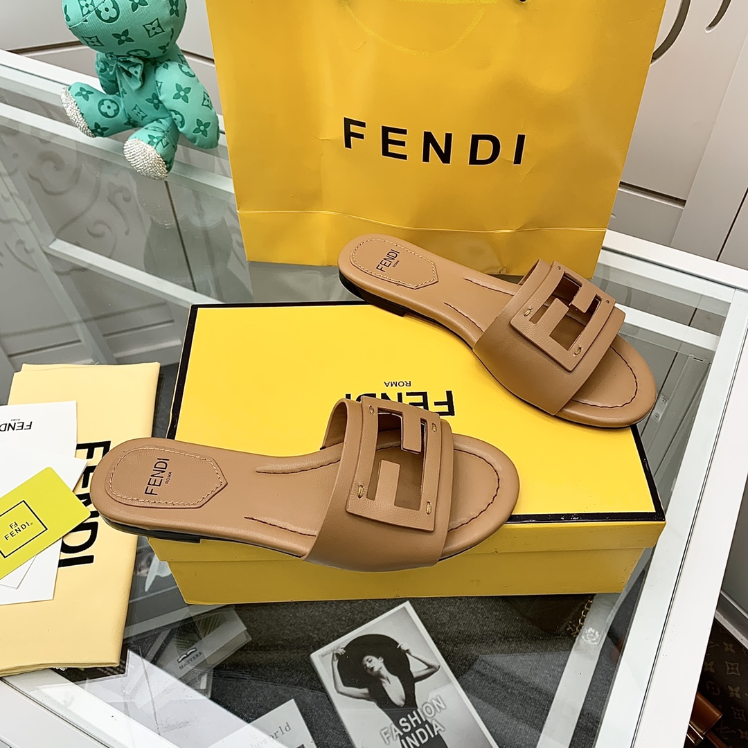 Fendi Signature-Pantoletten aus braunem Leder - EUR FASHION