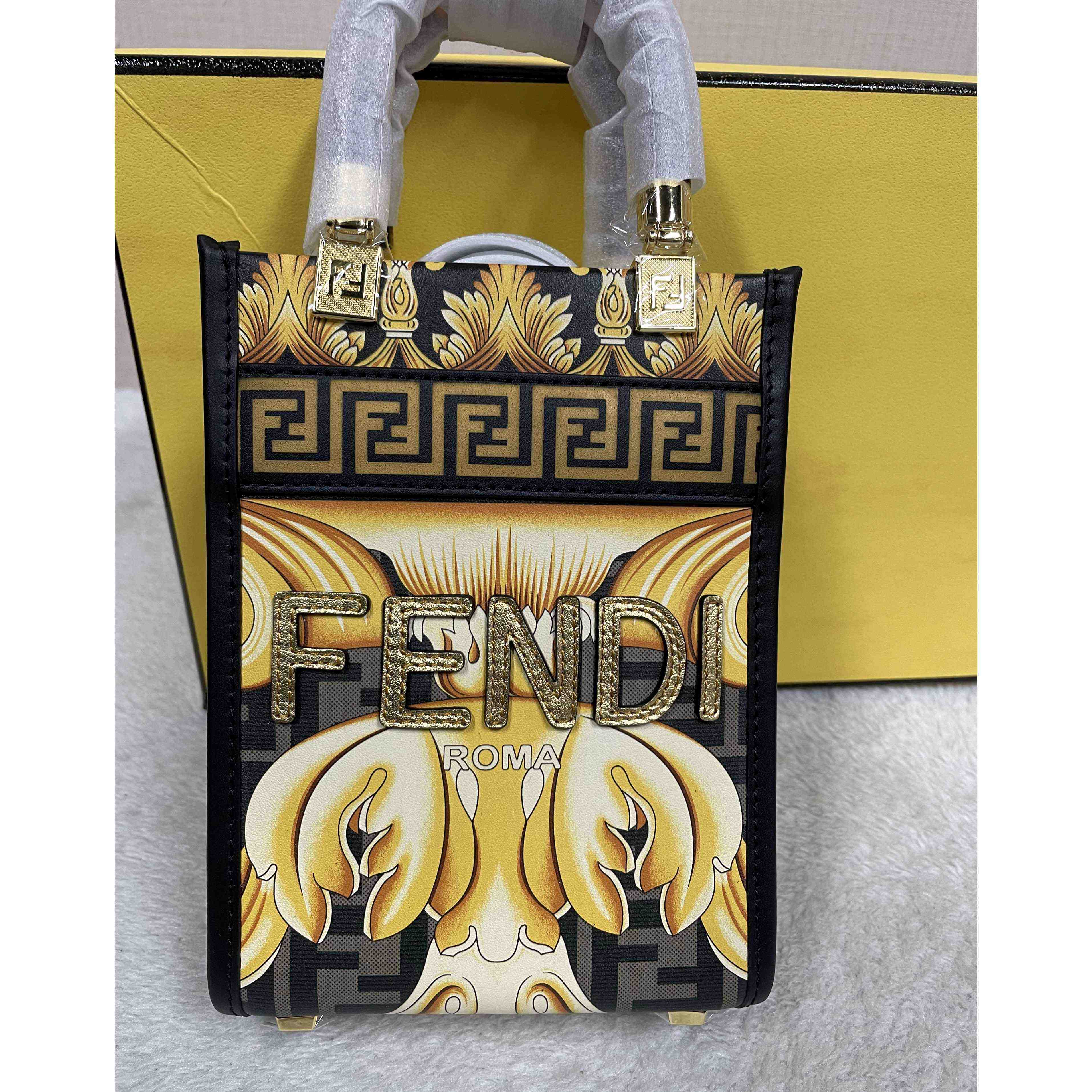 Versace x Fendi Mini Sunshine Shopper Fendace bedruckte Minitasche aus weißem Leder (13–18–6,5 cm) - EUR FASHION