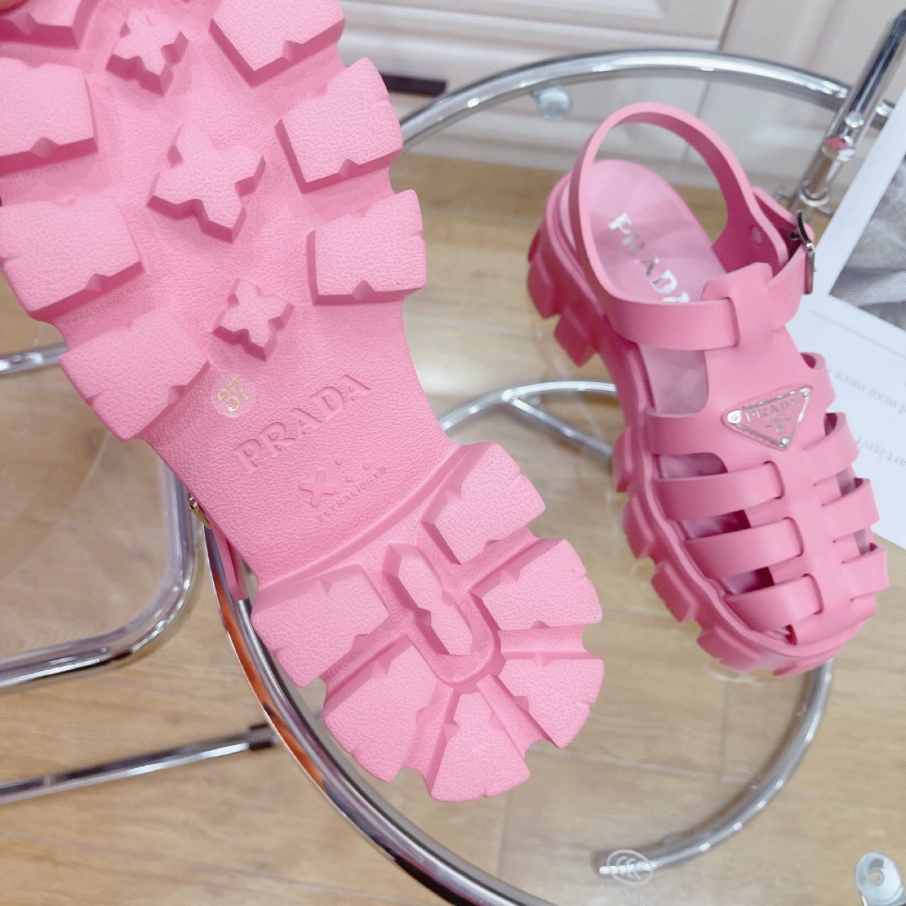 Prada-Schaumgummi-Sandalen in Begonienrosa - EUR FASHION