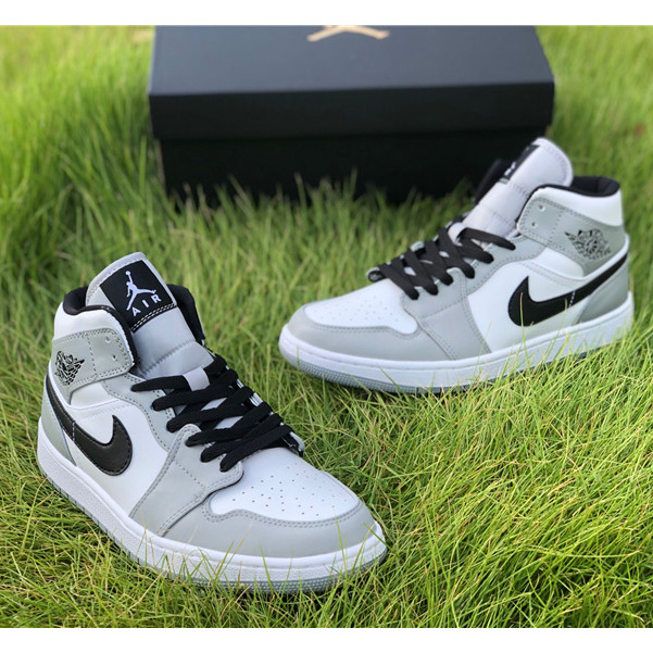 Air Jordan 1 Mid „Light Smoke Grey“ Sneaker - EUR FASHION