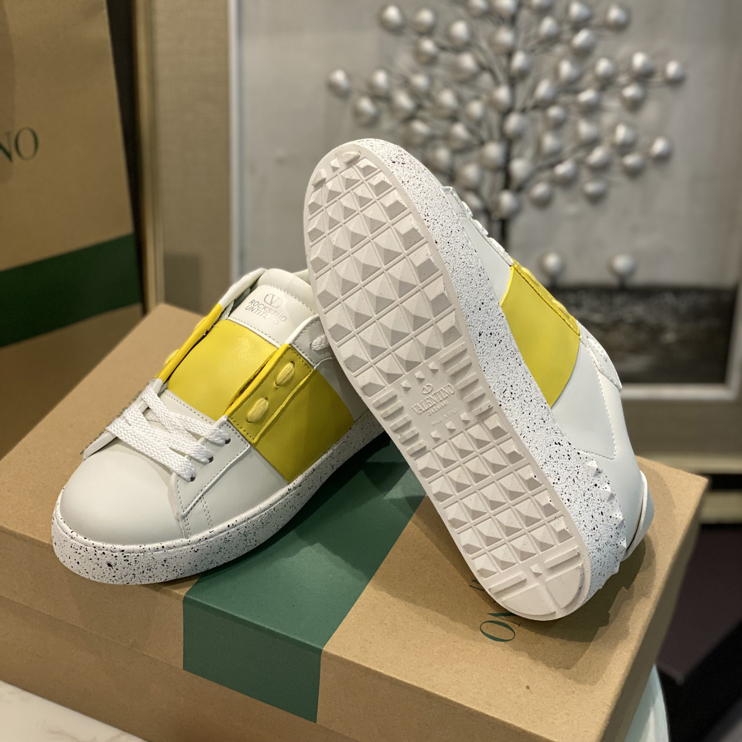Valenti Open For A Change Sneaker aus biobasiertem Material in Weiß/Zitronencreme - EUR FASHION