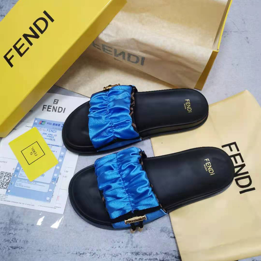 Fendi Fendi Feel Blaue Satin-Slides - EUR FASHION