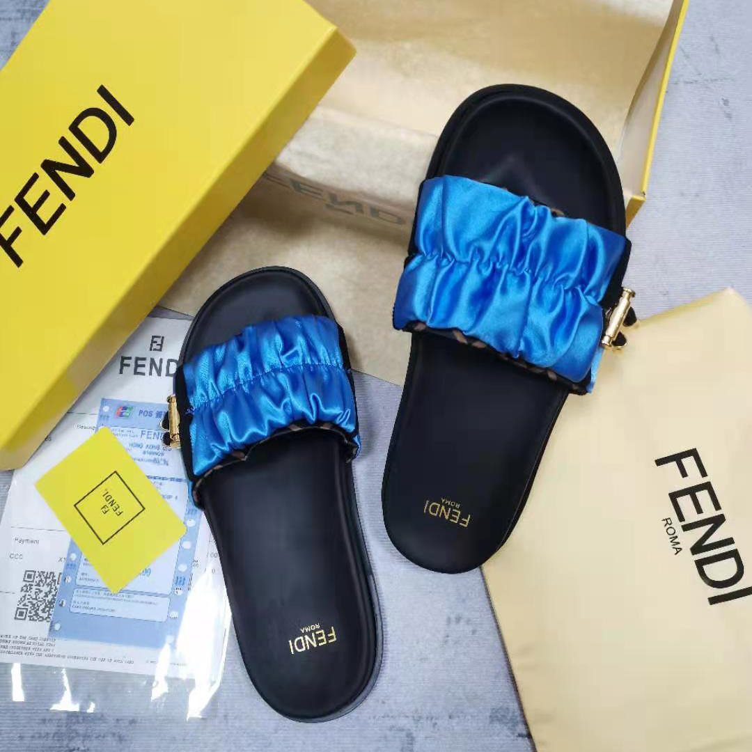 Fendi Fendi Feel Blaue Satin-Slides - EUR FASHION