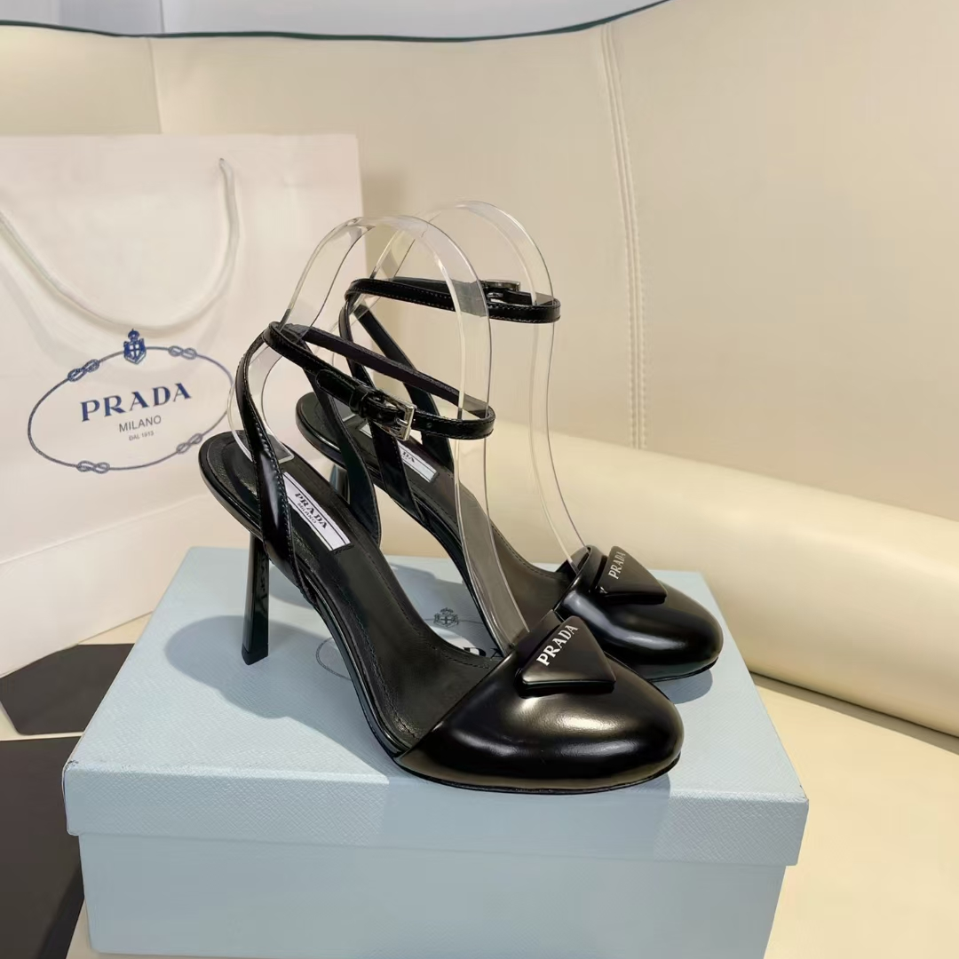 Prada Slingback-Pumps aus Lackleder - EUR FASHION