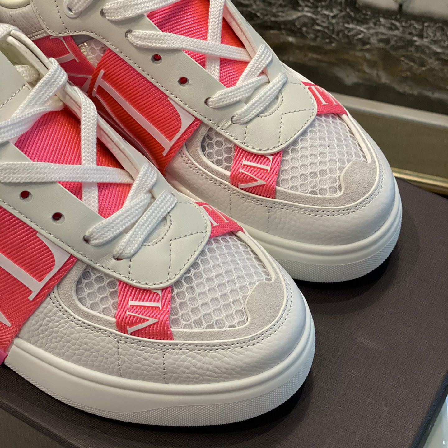 Low-Top-Sneaker „Valenti“ aus Kalbsleder und Mesh „VL7N“ mit Bändern - EUR FASHION