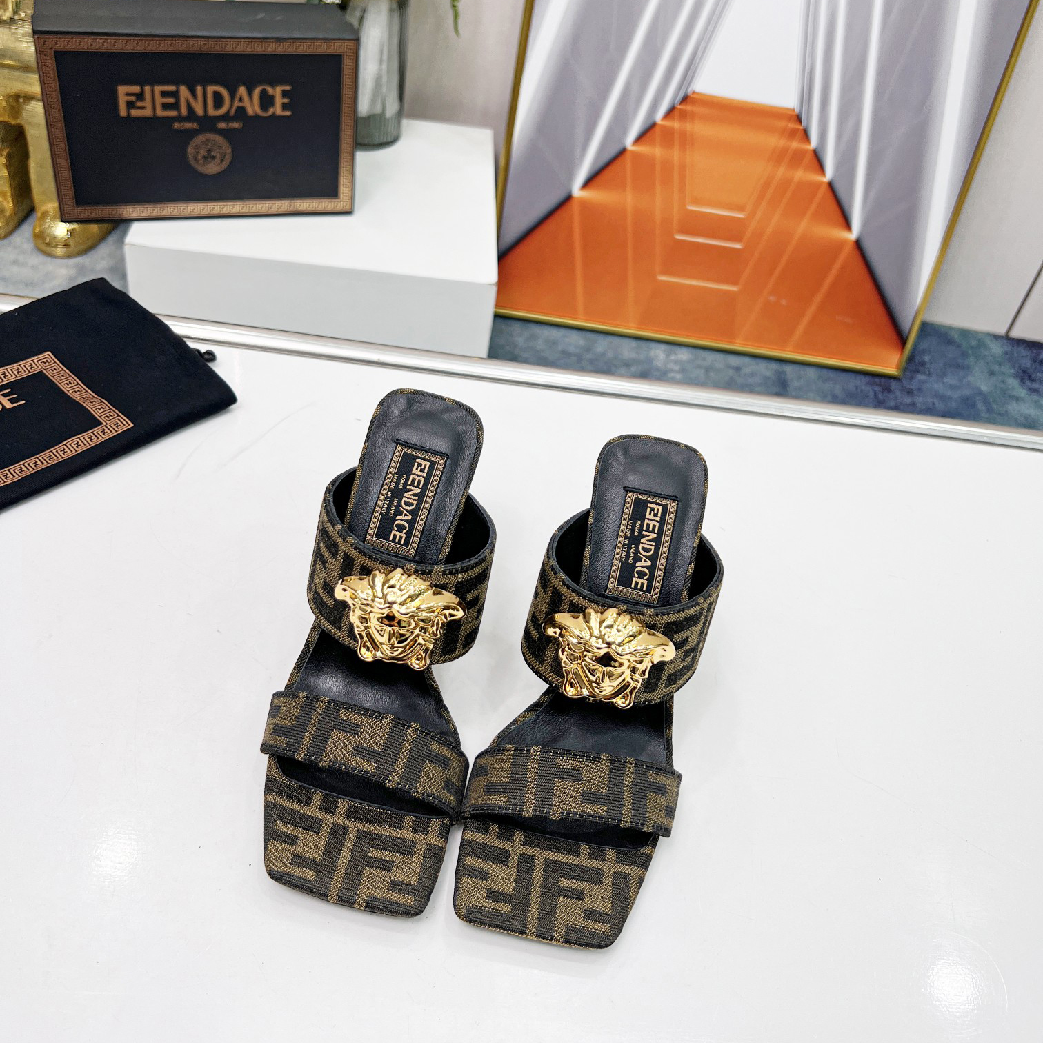 Versace Fendace FF Jacquard-Pantoletten - EUR FASHION
