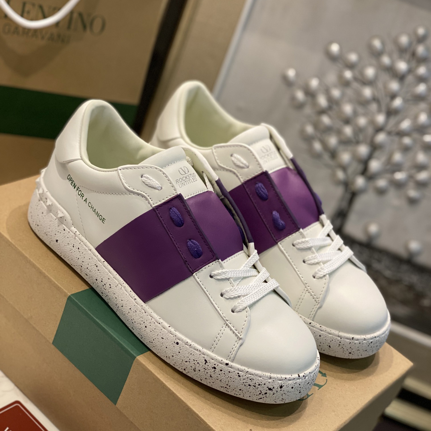 Valenti Open For A Change Sneaker aus biobasiertem Material in Weiß/Sunset Purple - EUR FASHION