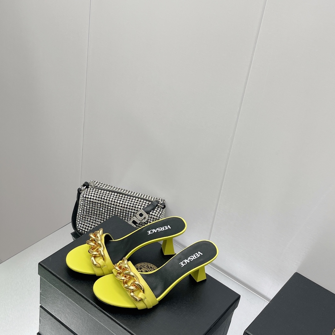 Versace Chain-Sandalen mit mittelhohem Absatz – Absatzhöhe: 70 mm - EUR FASHION