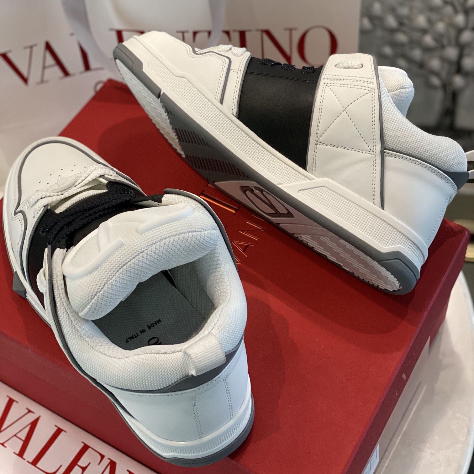 Valenti Open Skate Sneaker aus Kalbsleder und Stoff in Weiß/Schwarz - EUR FASHION