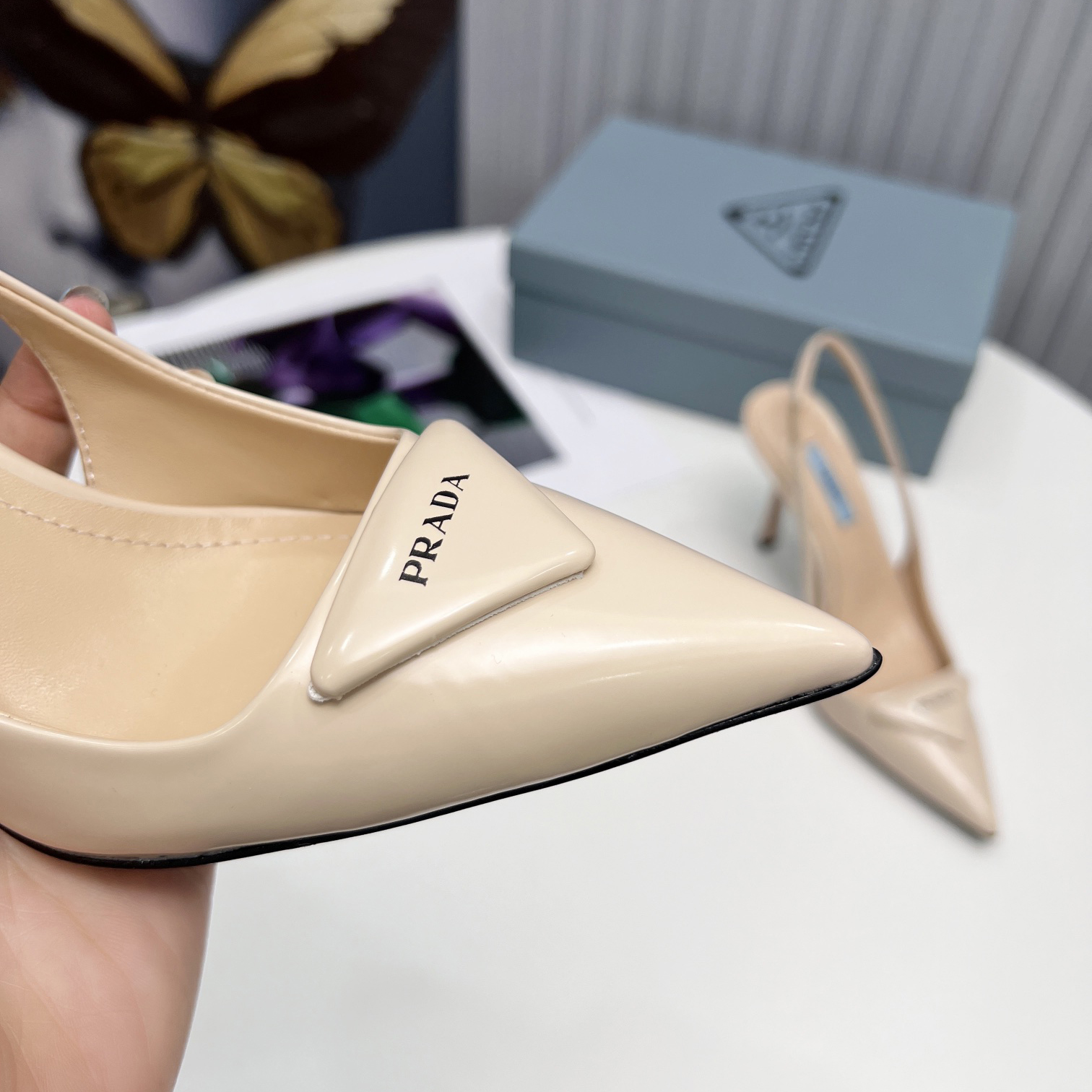 Prada Slingback-Pumps aus gebürstetem Leder - EUR FASHION