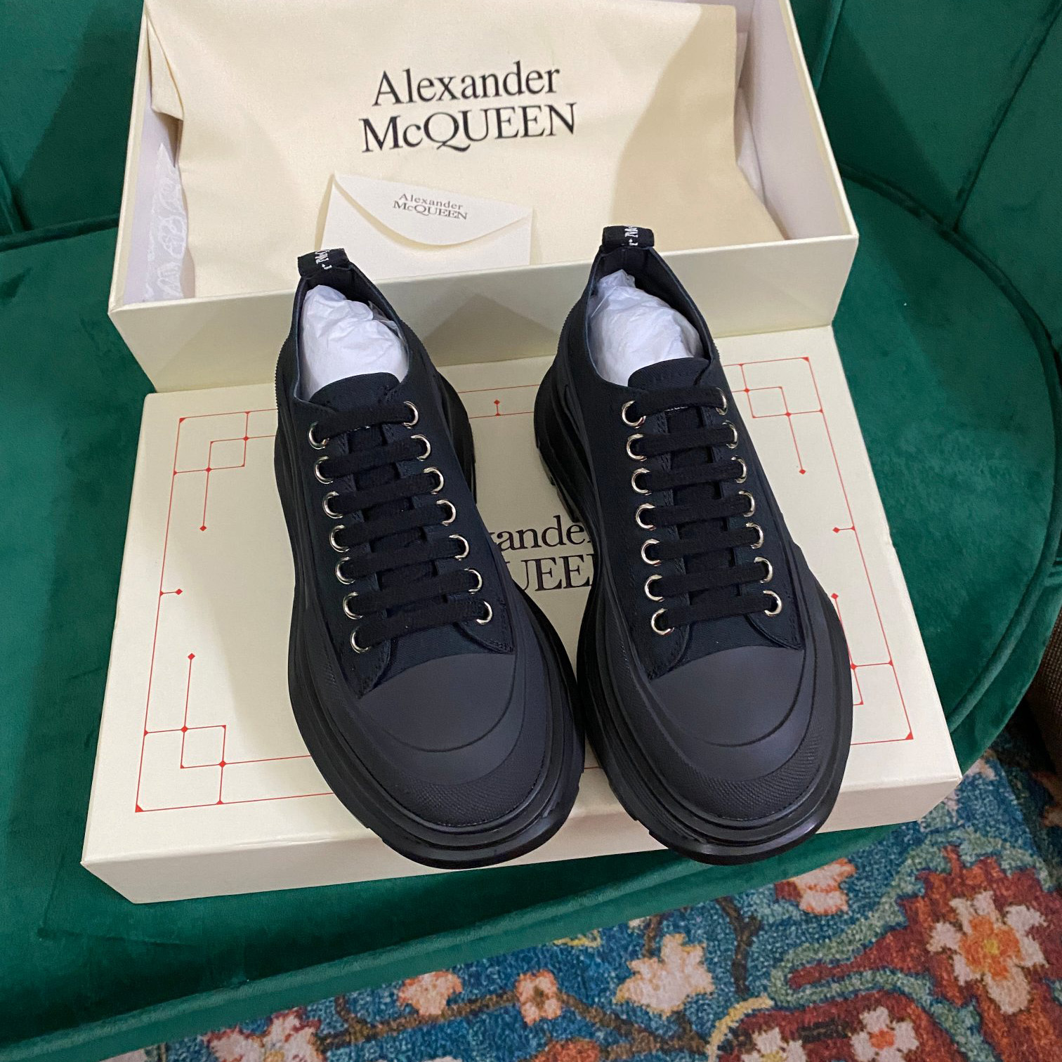 Alexander Mqueen Damen Tread Slick Schnürschuh in Schwarz - EUR FASHION