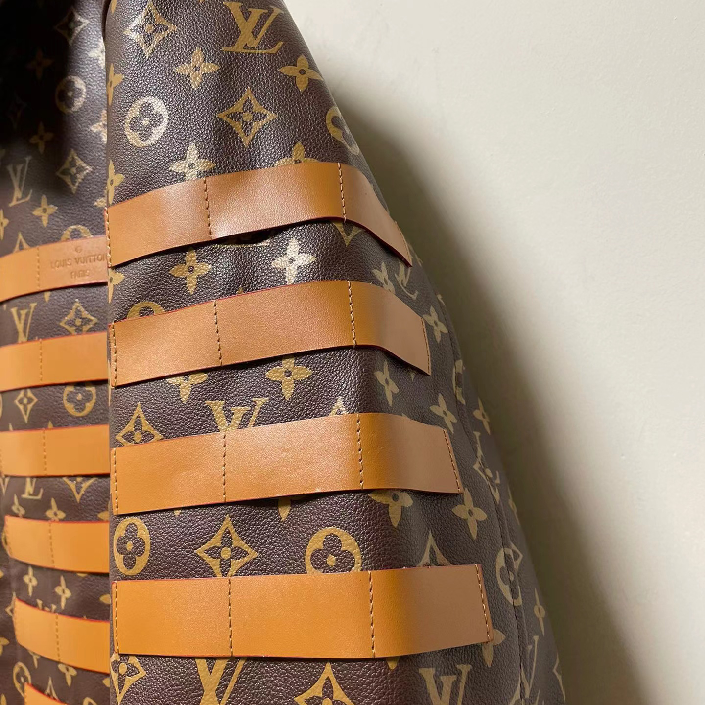 Jacke mit Louis Vuitton-Logo - EUR FASHION