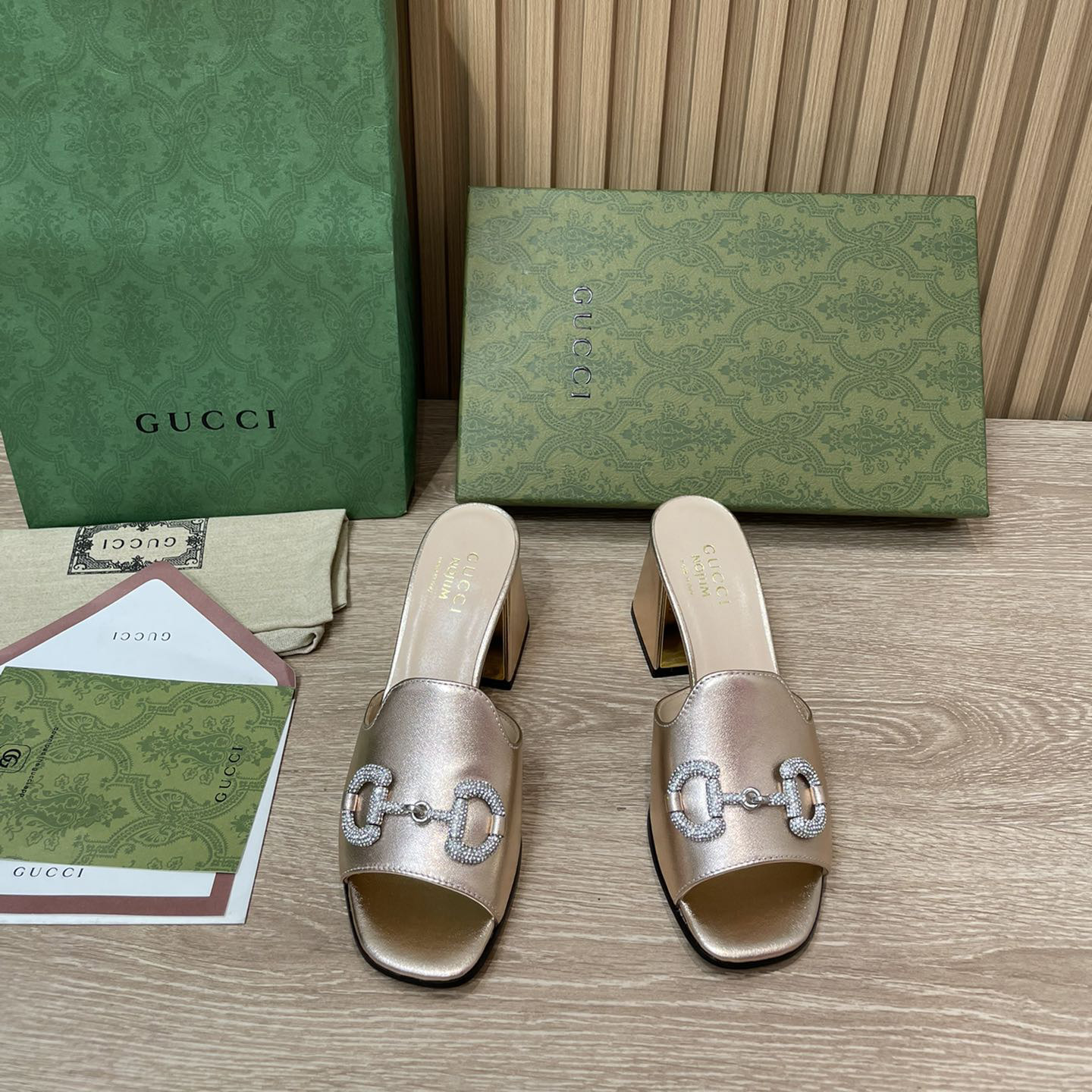 Gucci Damen Gucci Nojum Sandale mit einer Absatzhöhe von 7,5 cm - EUR FASHION