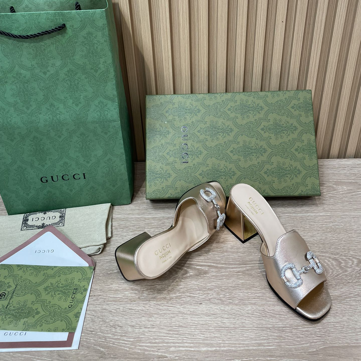 Gucci Damen Gucci Nojum Sandale mit einer Absatzhöhe von 7,5 cm - EUR FASHION